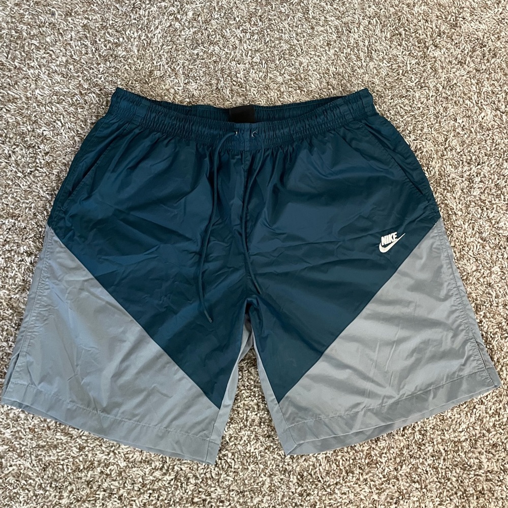 Nike Sportswear Windrunner shorts